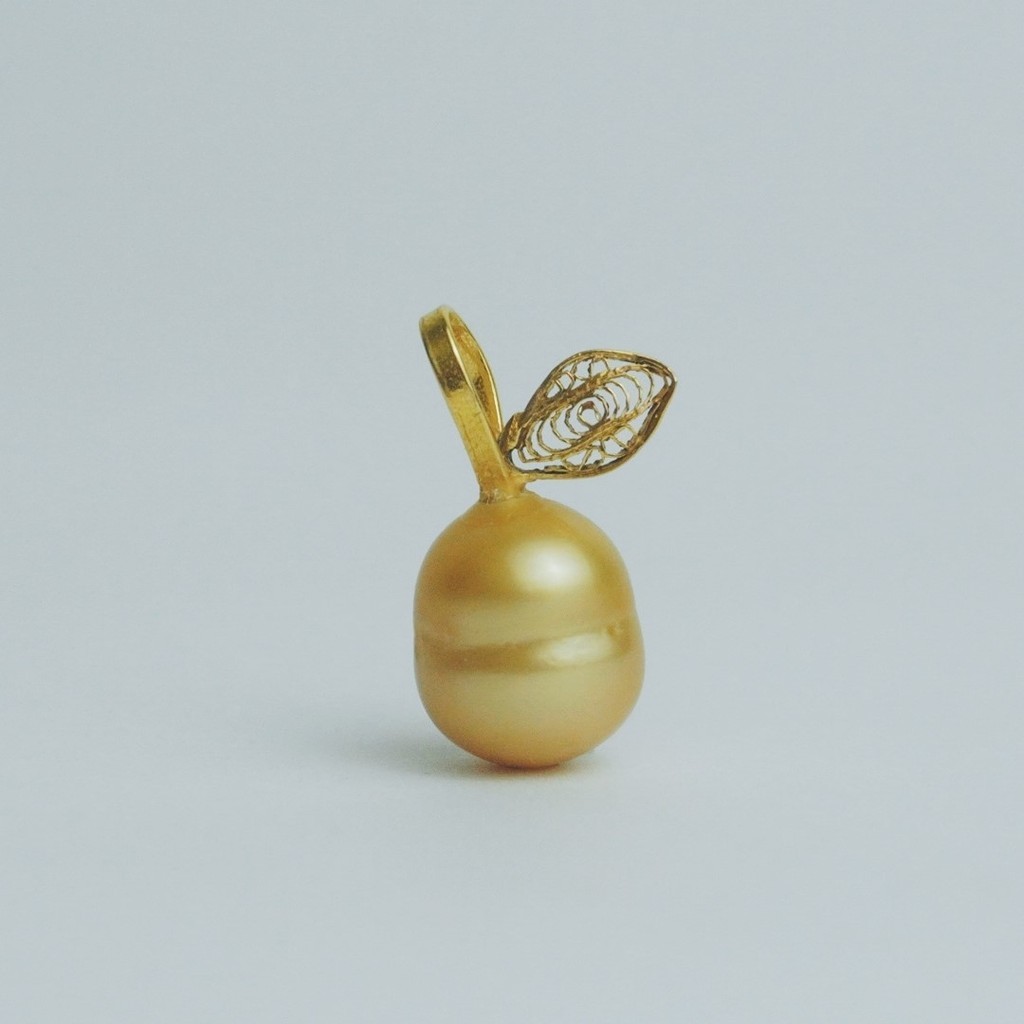 LILARA Liontin Emas Rekah Mutiara Laut Asli Lombok