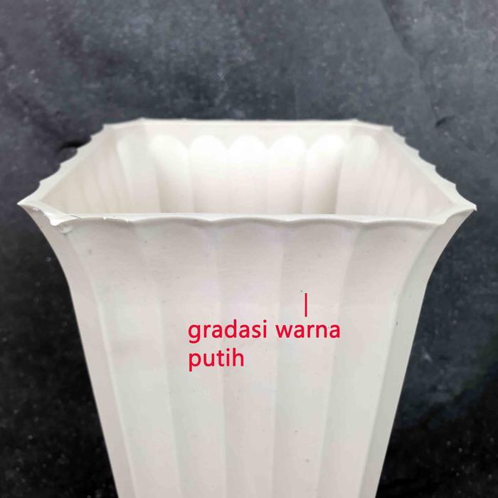 VAS BUNGA PLASTIK TINGGI 35.5 cm/ POT BUNGA PLASTIK/ Vas Pita Kerut