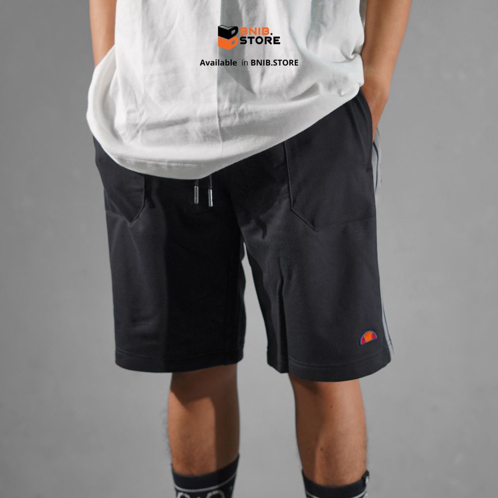 ELLESSE Celana Pendek Unisex Alenzo Shorts Black [ELLMSO242AT2ANR00M] Original