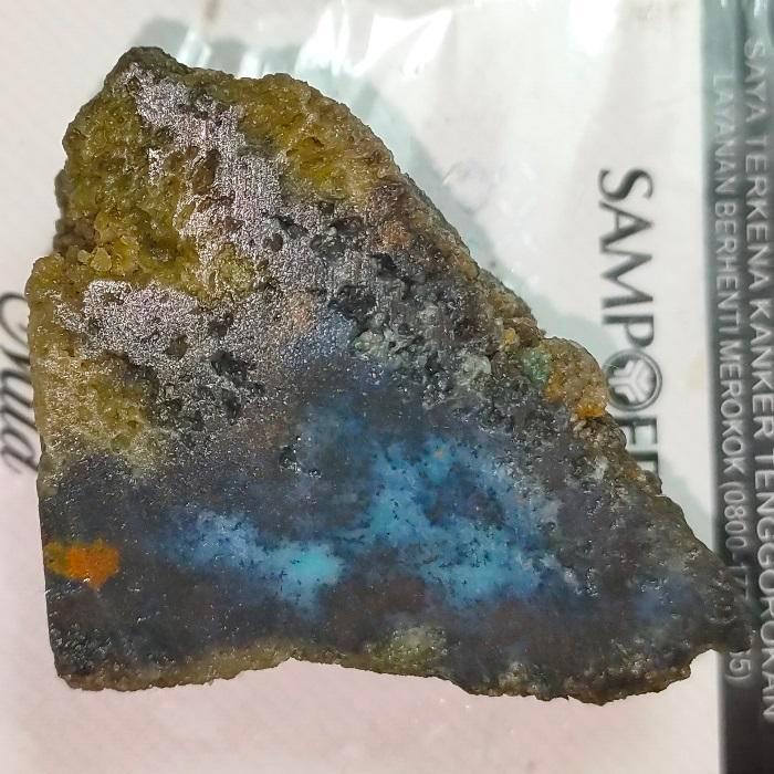 batu bacan elektrik lempengan,. batu yang dikirim sesuai foto,. Kode54