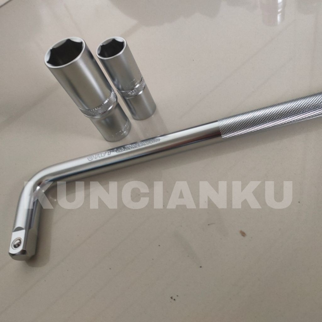 Iwt kunci sock busi 21mm x 1/2 inch / kunci busi 21mm / kunci sok busi 1/2inch x 21mm / kunci busi