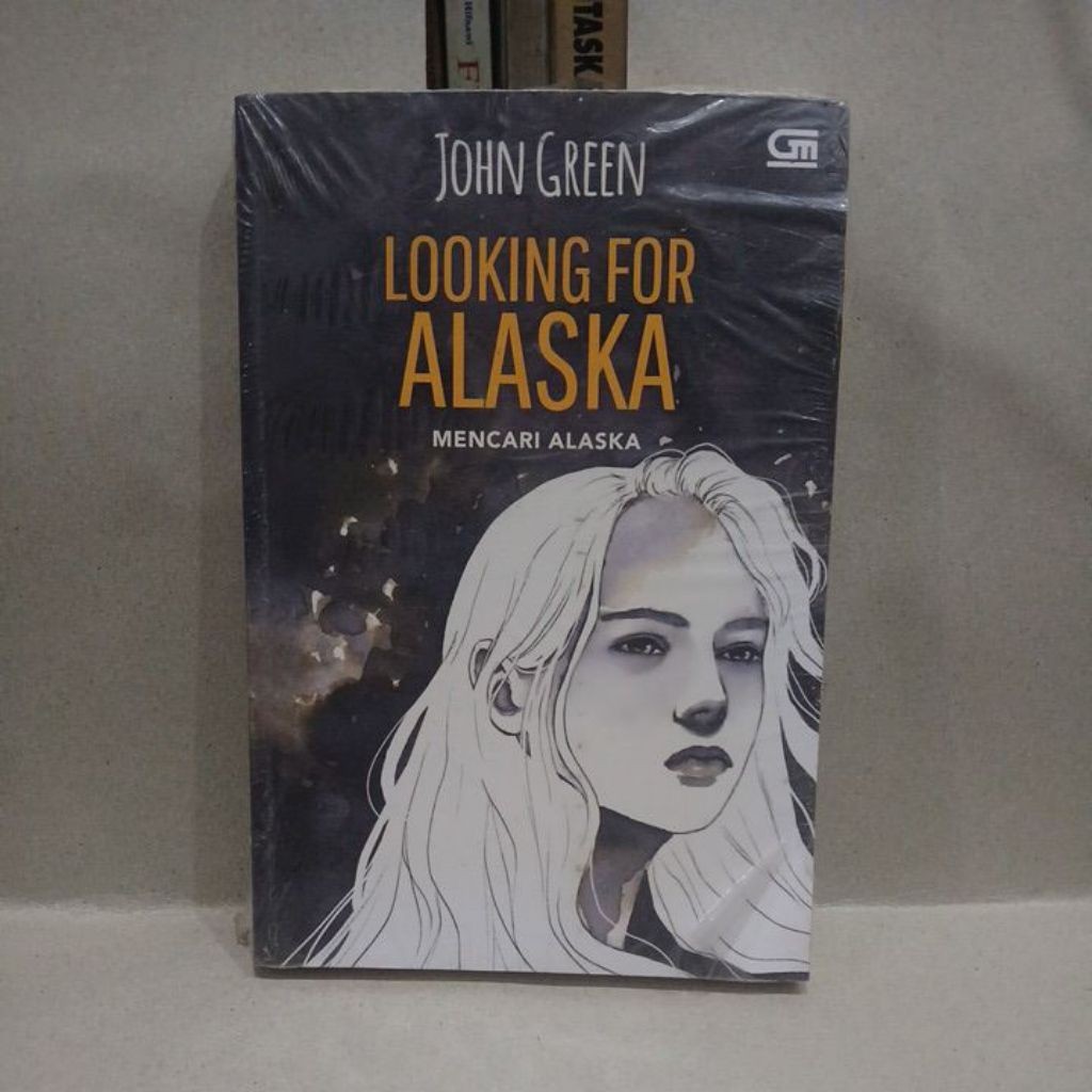 Buku NOVEL LOOKING FOR ALASKA MENCARI ALASKA