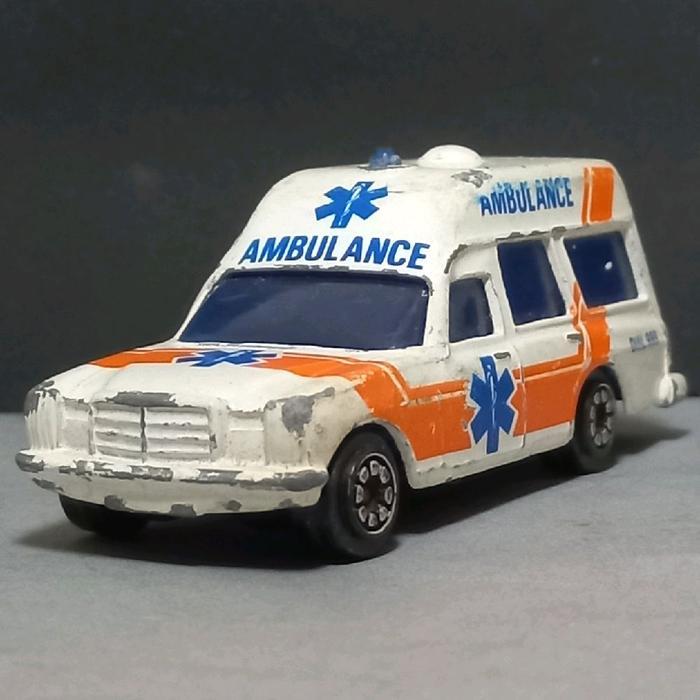 Diecast Corgi Mercedes W114 W115 Mercy mini wagon Binz 220D