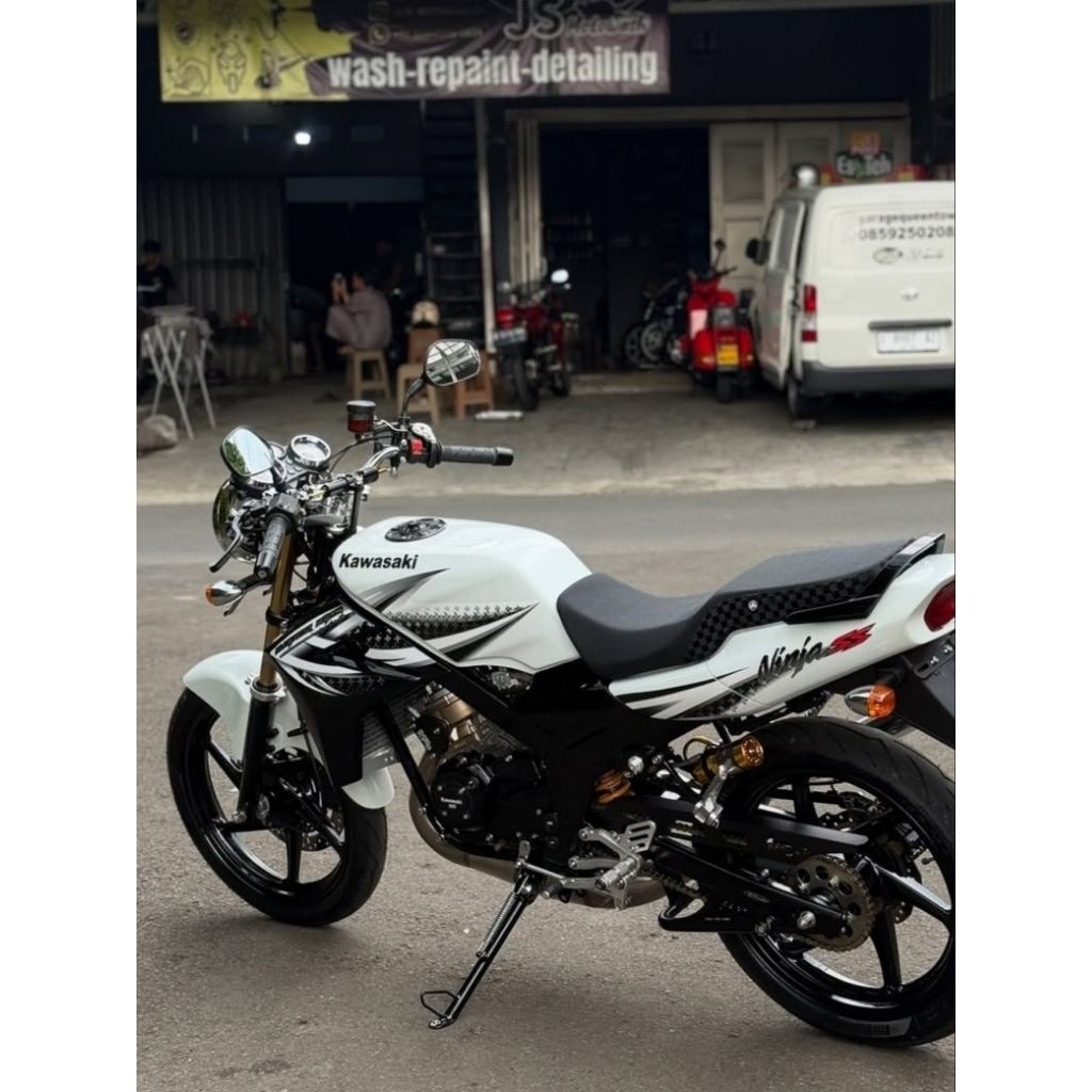 STIKER NINJA SS 2012 PUTIH STICKER STRIPING NINJA SS SURIKEN PUTIH TAHUN 2012