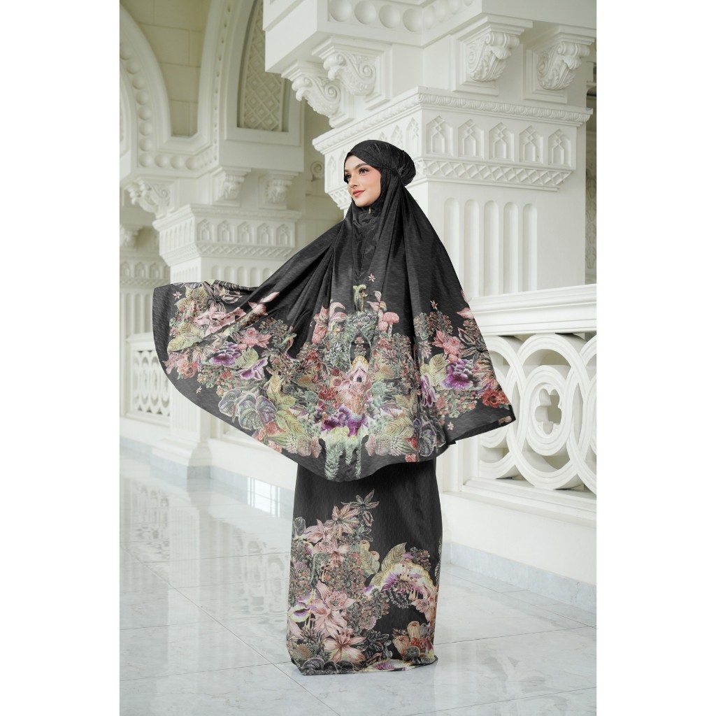 Forestis Capsule Prayer Robe