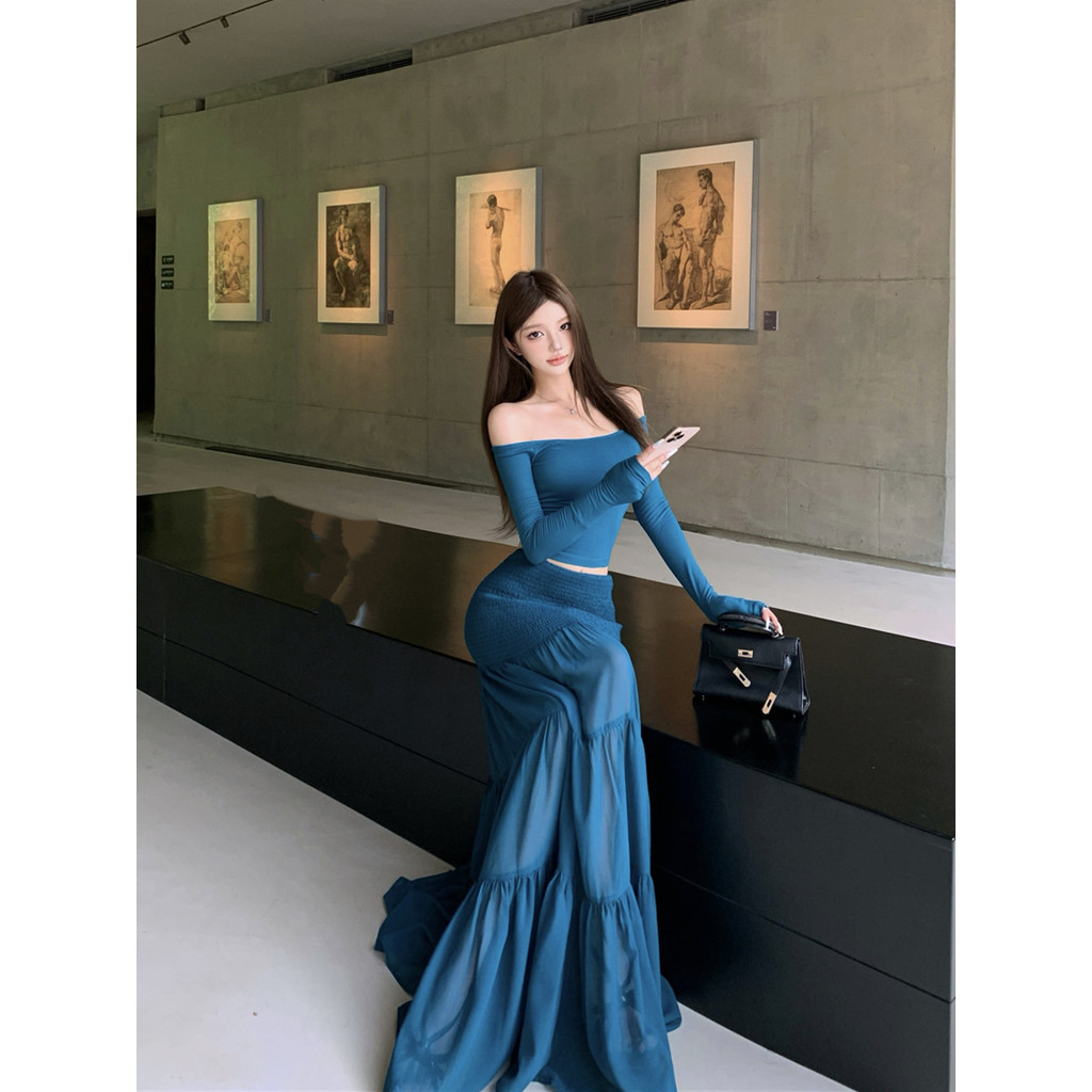 [Cream Winnie] Setelan dua potong berupa kaos rajut lengan panjang model off-shoulder warna polos da