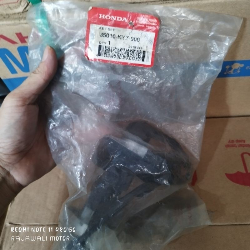 35010-KYZ-900 Kunci Kontak (Key Set) Honda Supra Helm In Karbu KYZ AHM Original