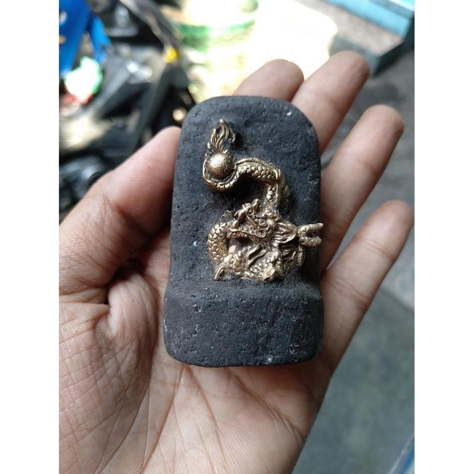 arca naga liong antik batu asli n kuningan asli kode ftr9921100 FA0358