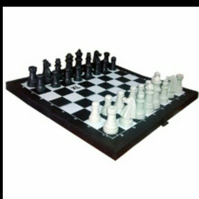 Catur Plastik ukuran L