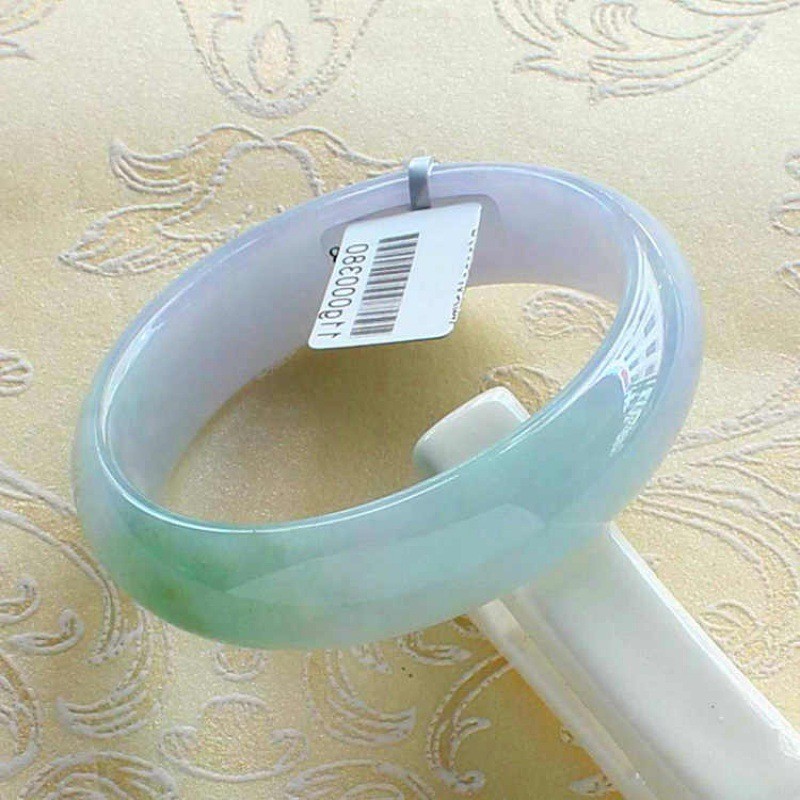 Gelang Giok Tertambang Lama dari Myanmar Warna Hijau Muda Berkilau dengan Sentuhan Hijau Ungu Berwar