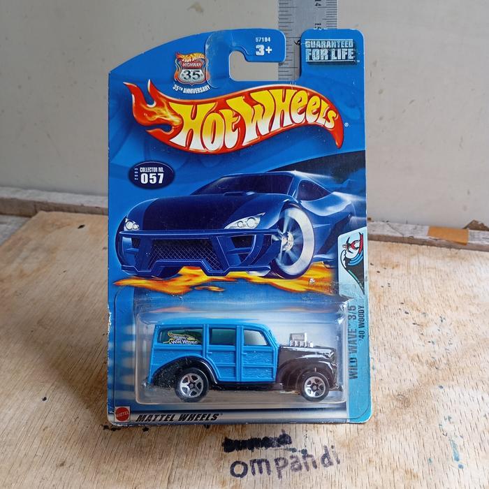 hot wheels woodie diecast kode 02 JJtoys