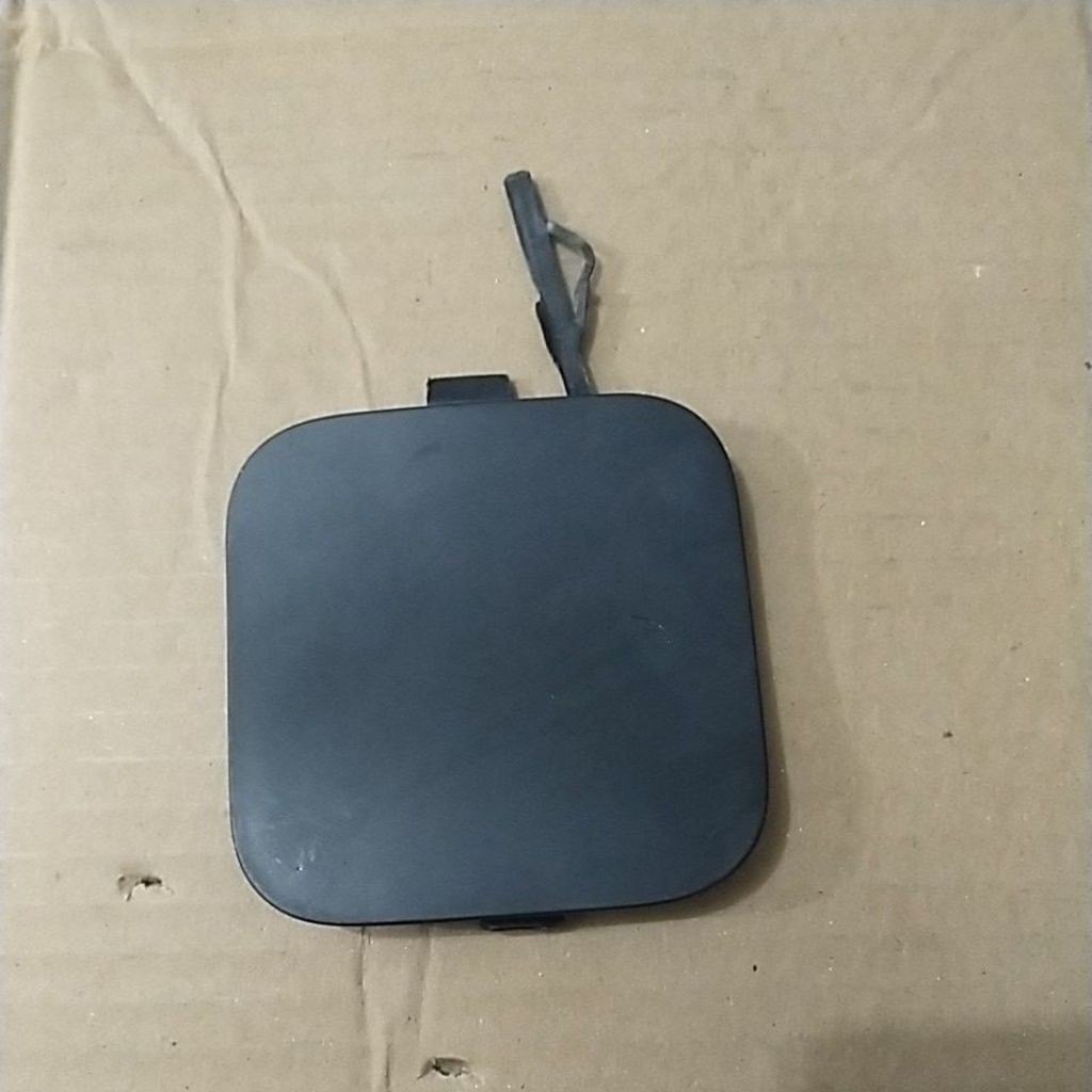 tutup derek towing bemper depan mobil Avanza-Xenia all new 2012-2018 barang 100% original