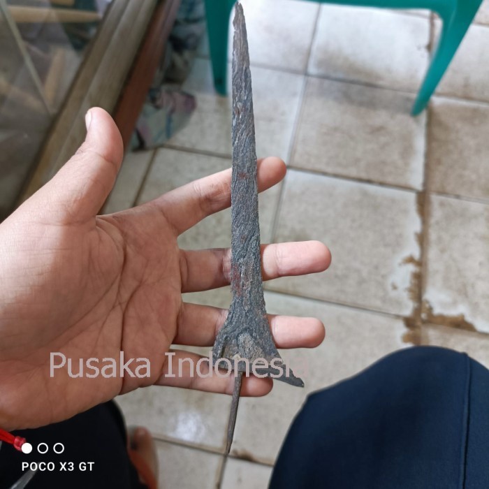 keris patrem sempaner buntel mayit sepuh singasari ori bk meg bisa dibandingkan dgn toko yg lain PI4
