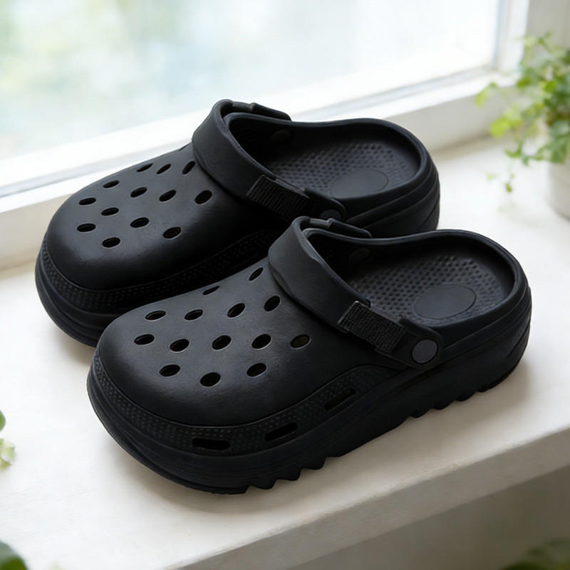 Sandal Santai Untuk Olahraga Outdoor / Dengan Hiasan Sepatu Lucu/Sepatu Crocs Wanita