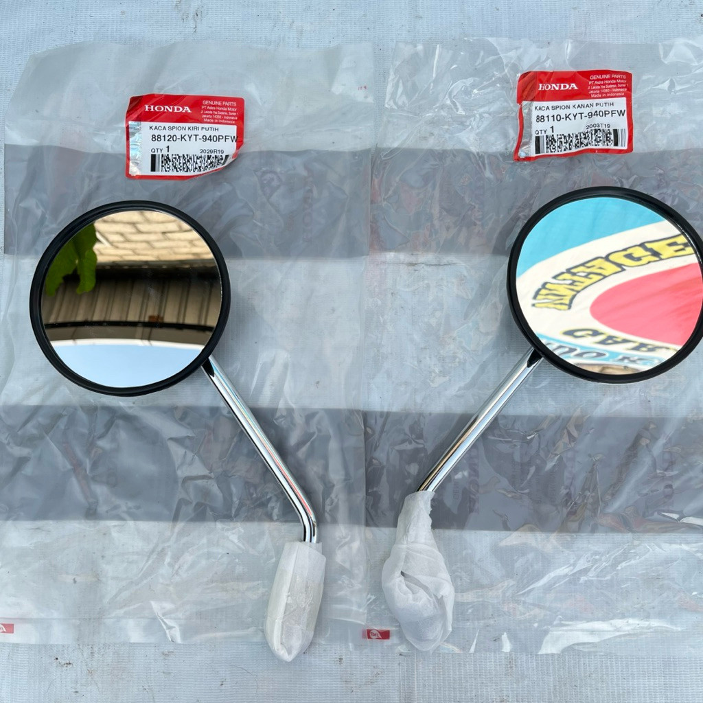 Spion Kiri Kanan (Mirror Assy L R) White Putih – Scoopy FI & Scoopy Karburator Original AHM