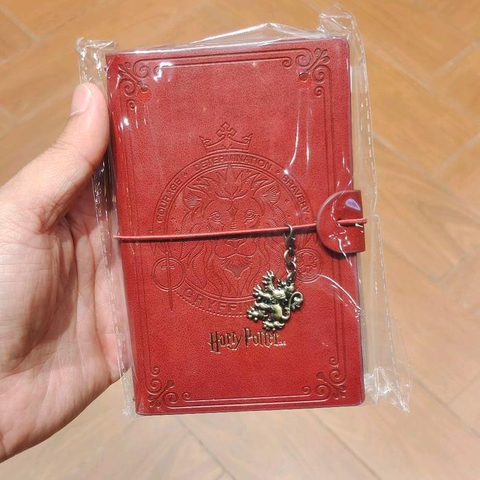 Miniso Buku Memo / Travel Scrapbook HARRY POTTER Collection (8.5x13.8cm, 80 Sheets) GRYFFINDOR / RAV