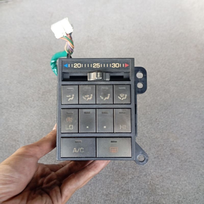 Tombol ac Toyota crown royal saloon