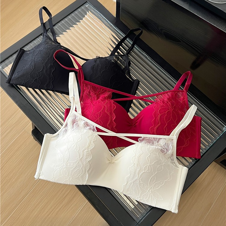 Awan Lembut Lingerie renda untuk payudara kecil, bra push-up setengah cup, tanpa kawat.