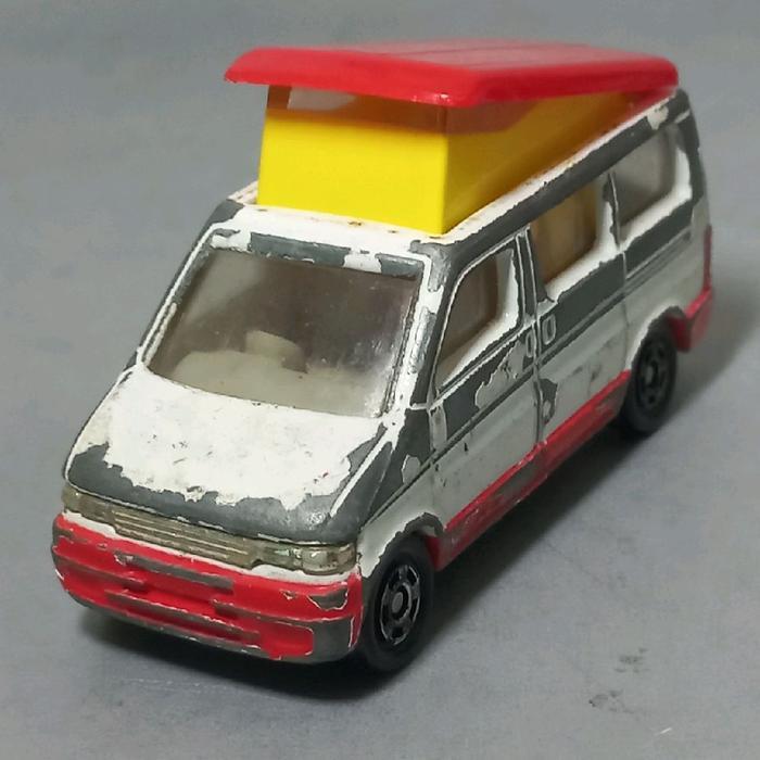 Diecast Tomica Mazda Bongo Friendee dari giftset Tomy Mc Donald