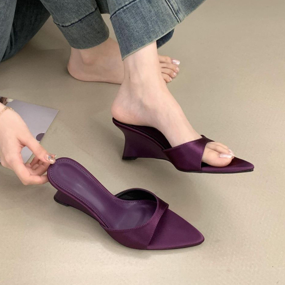 Sandal wedges wanita, sandal jepit wanita, sepatu hak tinggi.