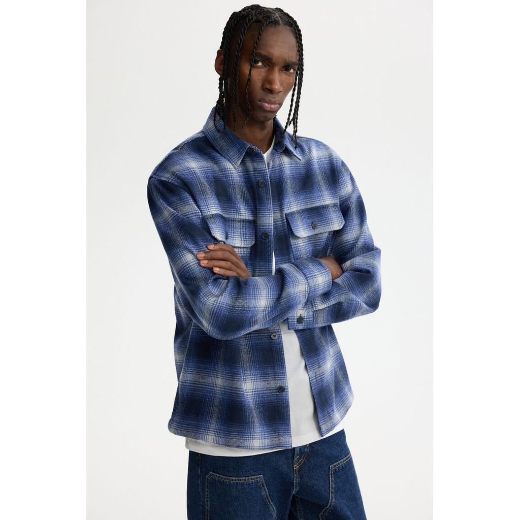 H&M Pria Kemeja Luar Flanel Dengan Potongan Reguler 1289787