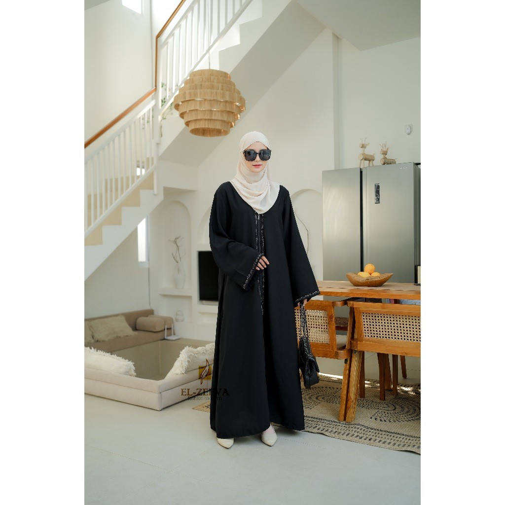 ZAINAB ABAYA // ABAYA ARAB FULL RESLETING DENGAN VARIASI SWAROVSKI DI DEPAN DAN TANGAN Murah