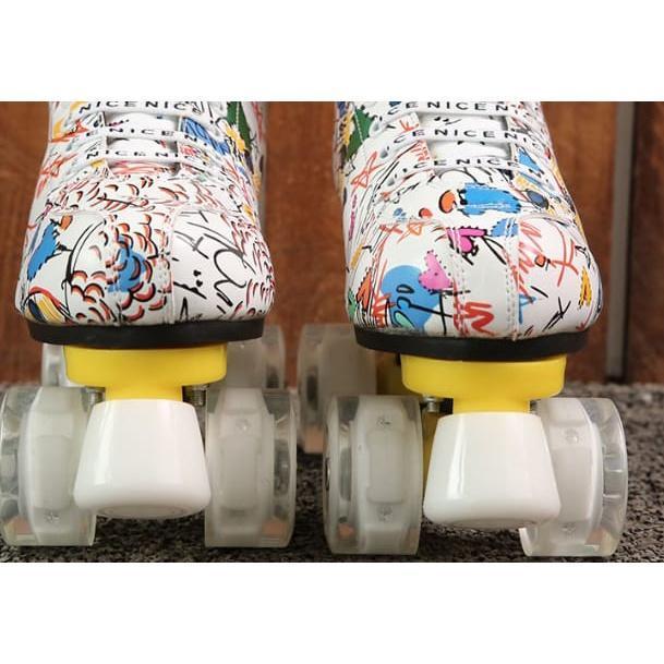 Sepatu Roda Empat Roda Skeet hitam dan putih ganda baris baru Skeet roller dewasa 4 skate roller fla