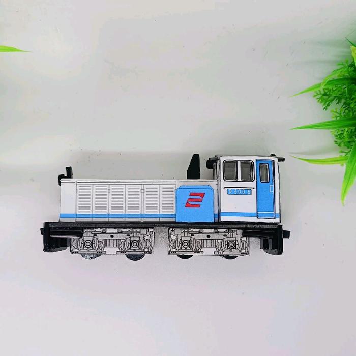 MINIATUR LOKOMOTIF D 301 PUTIH BIRU