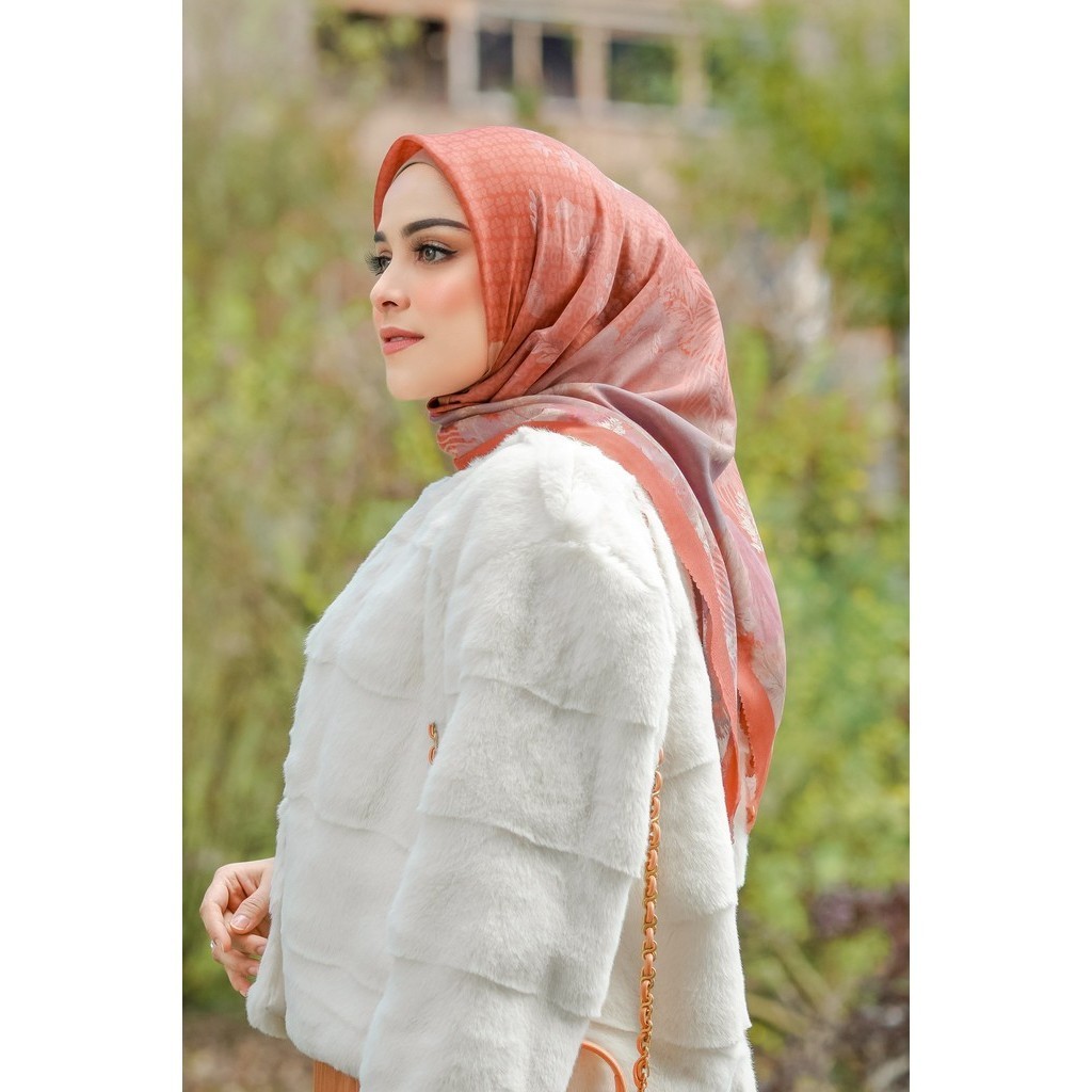 Buttonscarves Iseltwald Voile Square XL - Amber