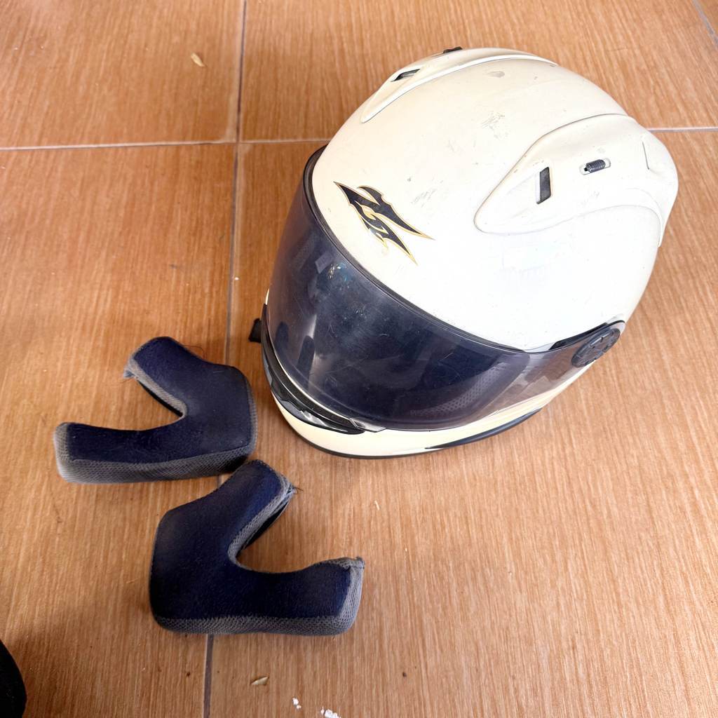 Helm Jupiter Z GP Jorge Lorenzo 2010 YAMAHA ORI BEKAS MINUS SESUAI FOTO