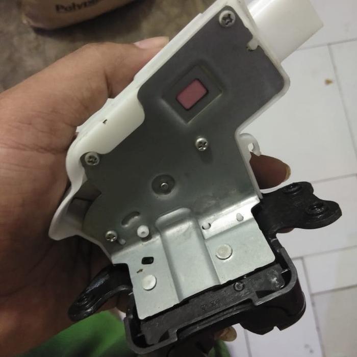 Door Lock Pintu Bagasi Innova Reborn Type G Original TOP