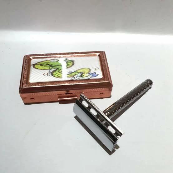 Cukur Jenggot Kumis Razor Dus Besi Jadul
