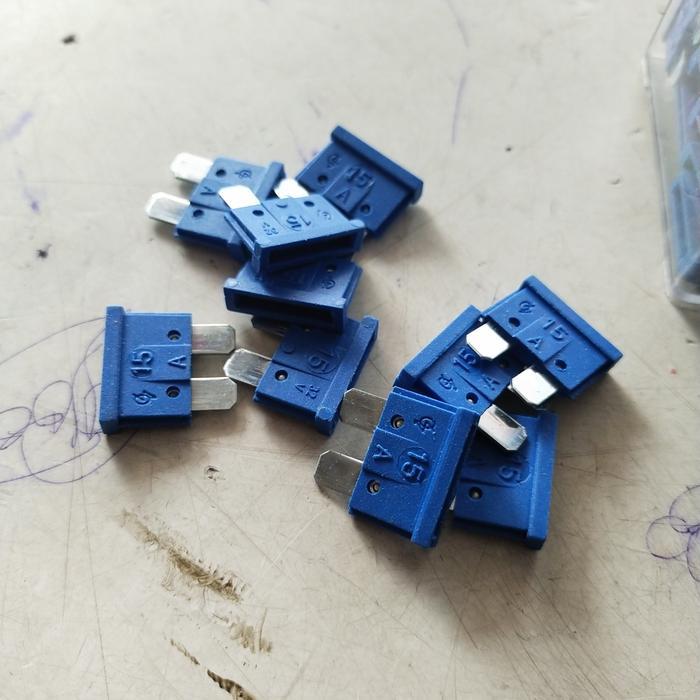 FUSE/SEKRING TUSUK 15 AMPER WARNA BIRU UNIFERSAL PASSS