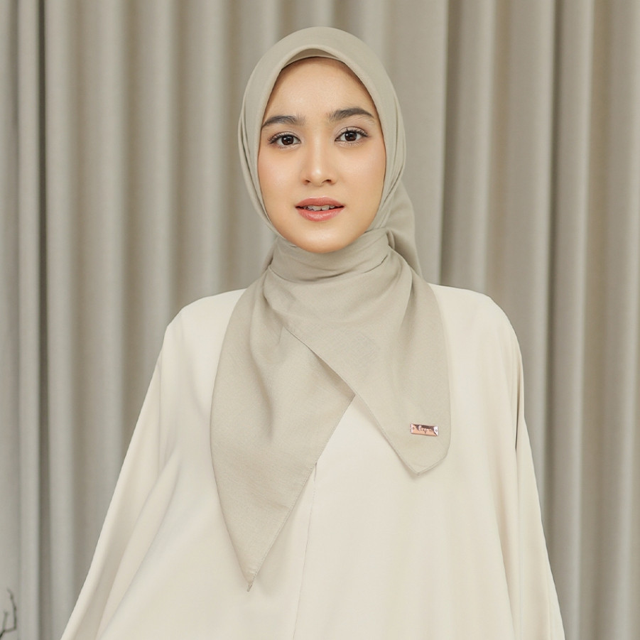Lozy Hijab - Sada Voal (Hijab Segiempat Polos Bahan Voal)