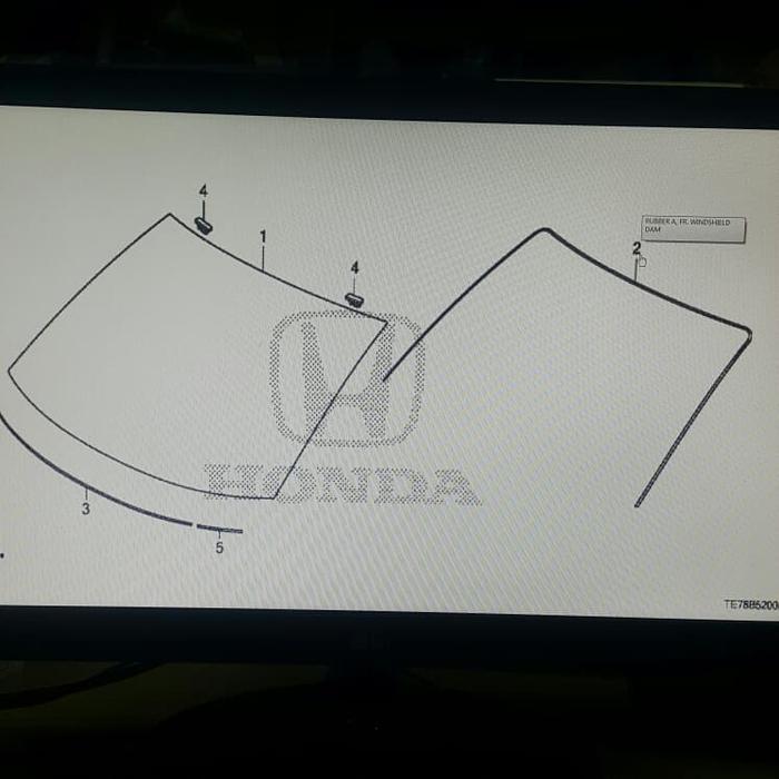 karet / kaca depan brio mobilio BERKUALITAS