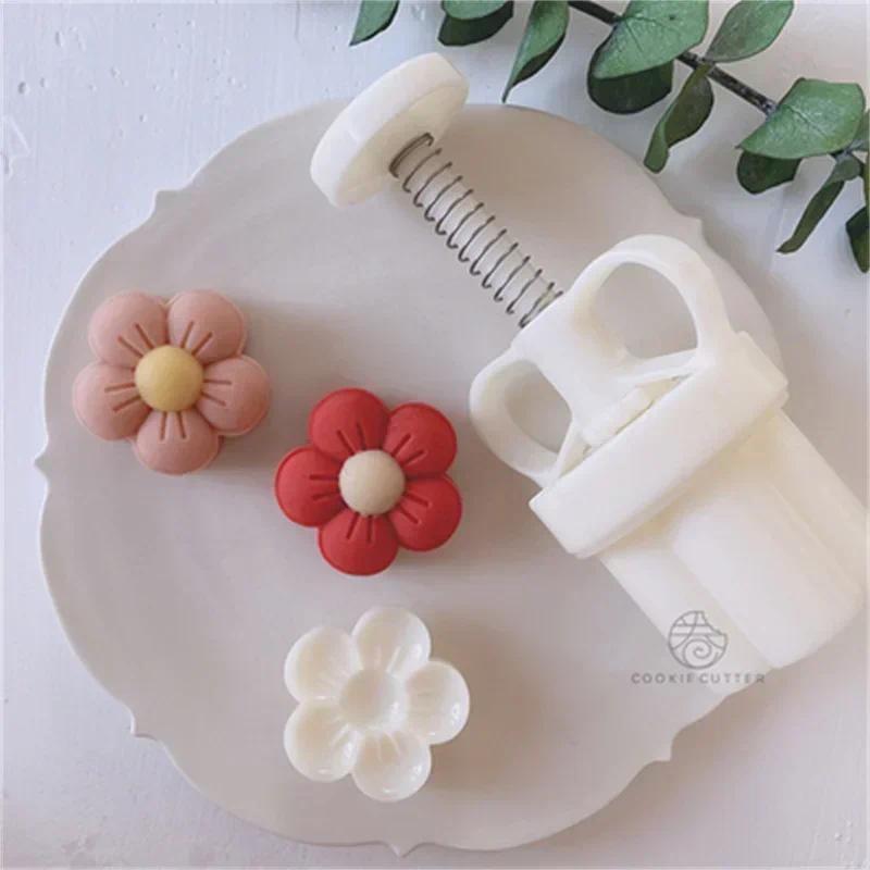 Moon Cake Mold 25g 50g 3D Cute Flower Handpressed Mung Bean Mooncake Mold Dessert Pastry Mould One P