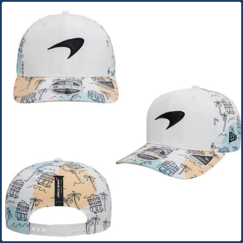 Topi balap tim McLaren F1 dengan pinggiran datar dan logo McLaren