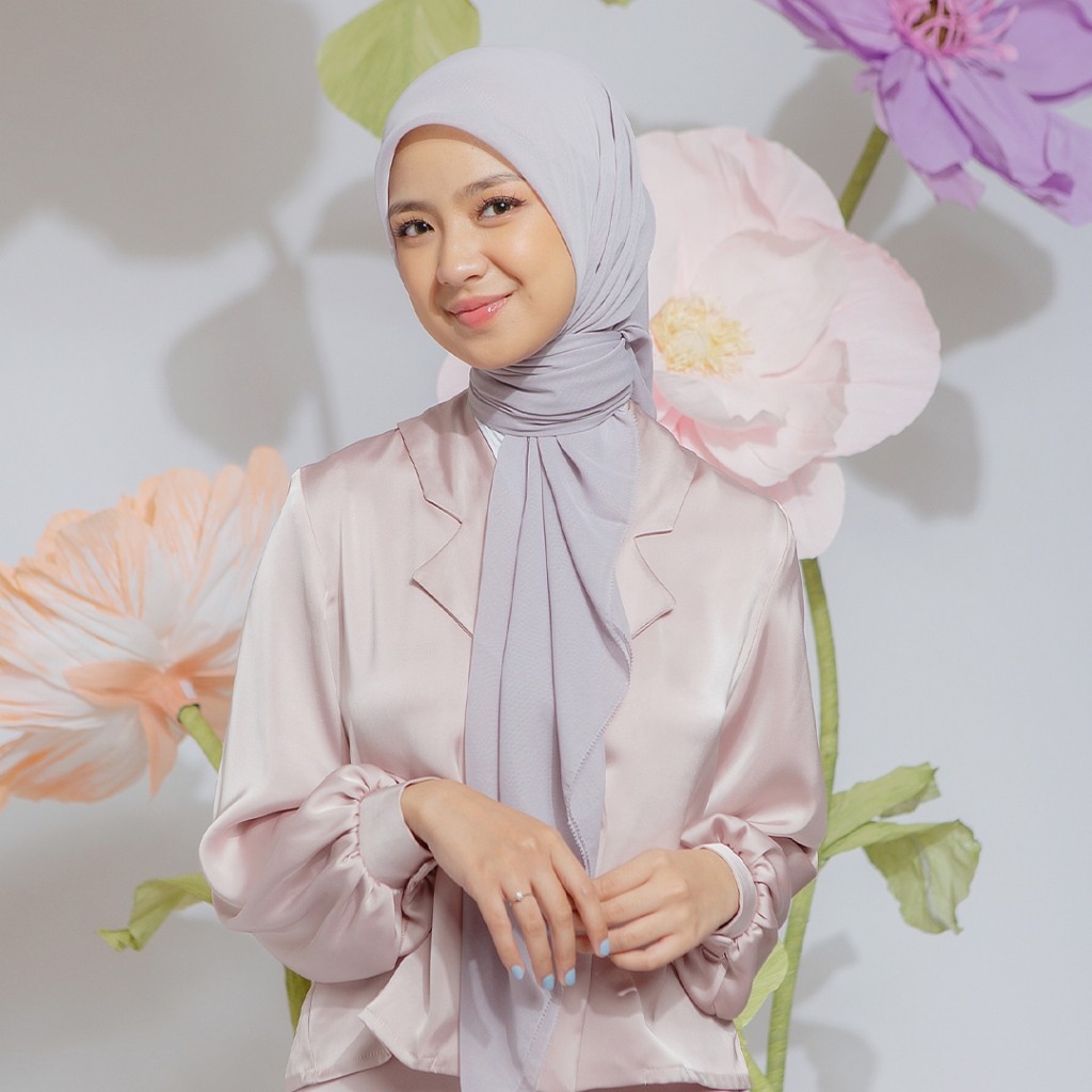 Lozy Hijab - Nashwa Paris Eyelash (Hijab Segiempat Paris Premium Lozy X Nashwa)