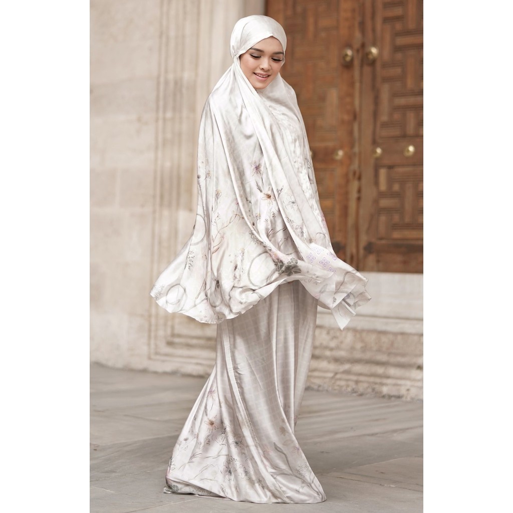 PRAYER ROBE SOFYA IN CORIANDER