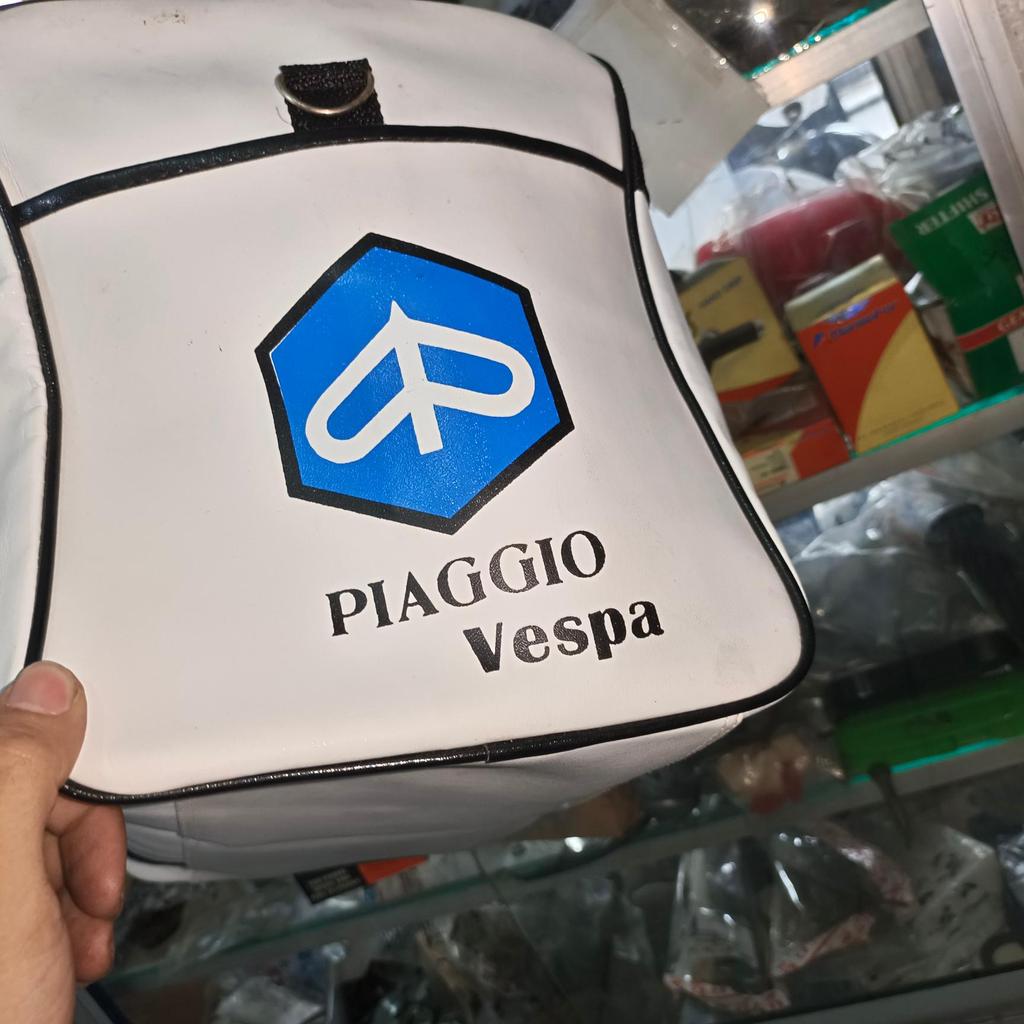 tas merchandise Vespa eks dealer original NOS langka