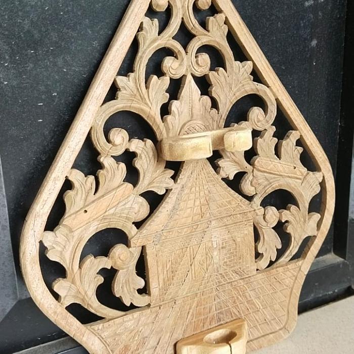 Blawong tataan keris hiasan dinding