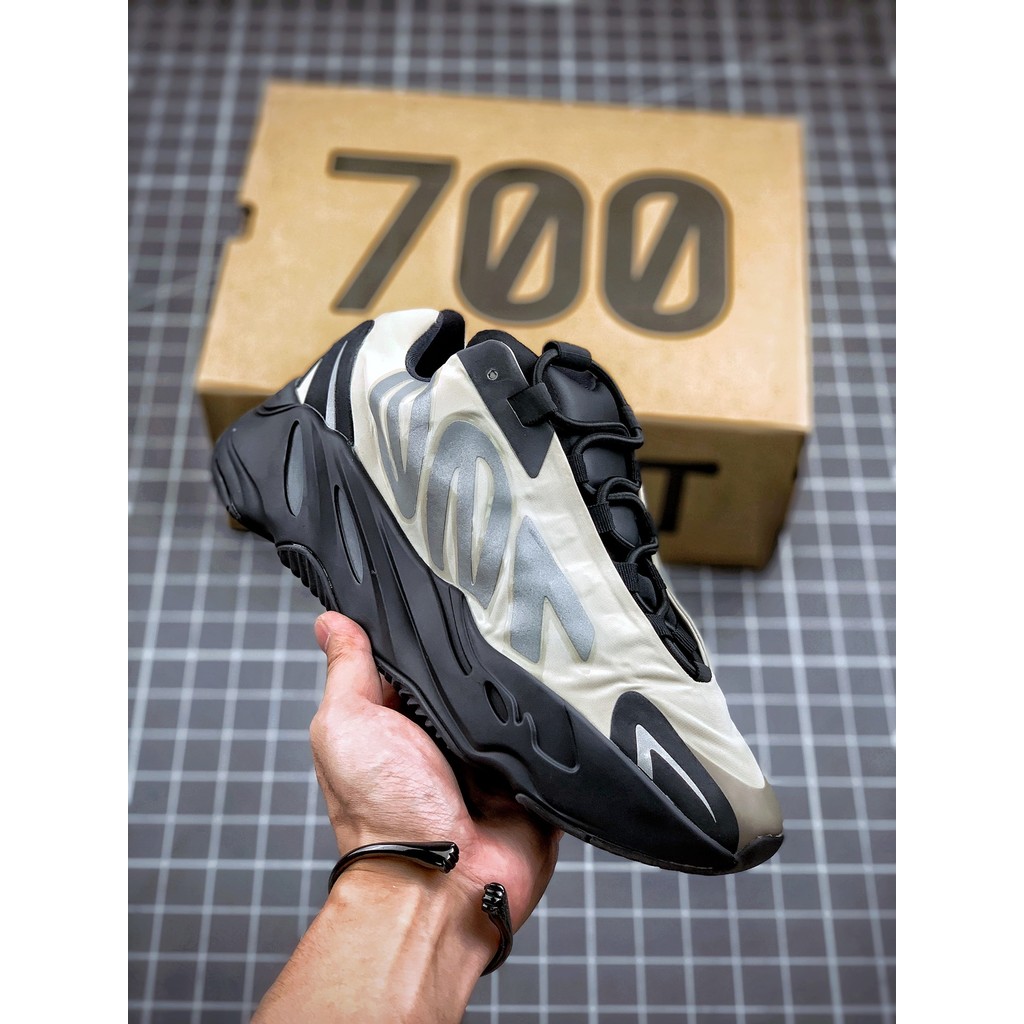 Adidas Yeezy 700 MNVN Boost Original Sepatu Valentine Hadiah Pria