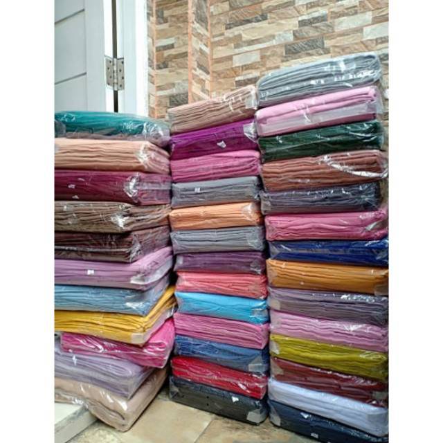 ZIZISHOP GROSIR SEGIEMPAT POLOS BELLA SQUARE | PAKET USSEGIEMPAT BELLA SQUARE | HIJAB BELLA | SQUARE