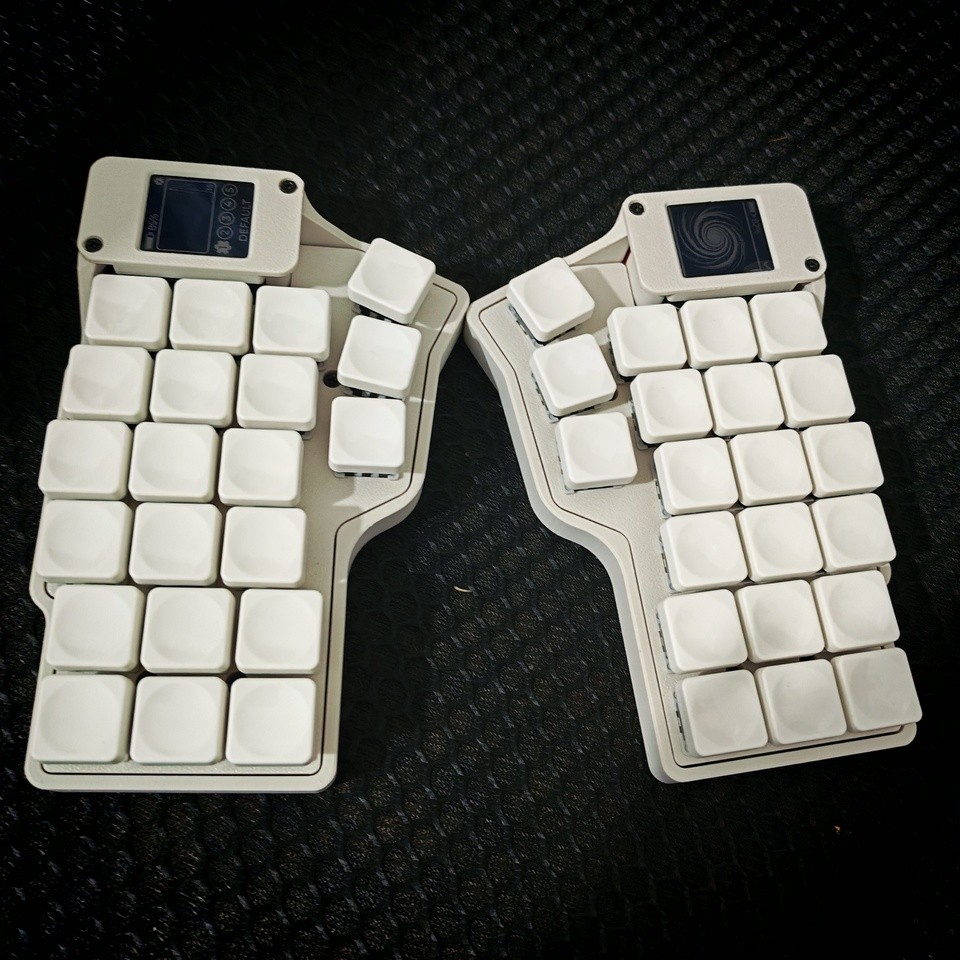 NEW Corne V4.1 SplitKeyboard Kit Custom Wireless Bluetooth Hot Swap ZMK DIY Screen Display 500mA bat