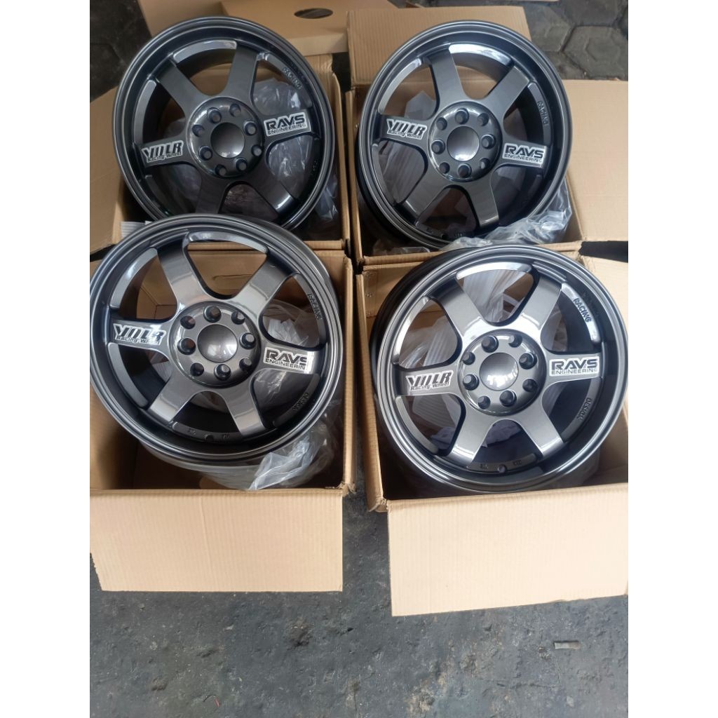 4 velh R15 pcd 100/114 baru rays club Volks TE 37 L 6,5 ET 42 ( harga yg tertera isi 4 velg )brio ca