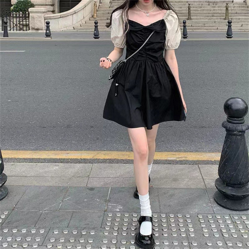 Mode Vogue	Rok pendek model Korea ramping dengan lengan mengembang ala Prancis.