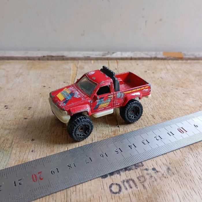 hot wheels mobil toyota pick up Dcast