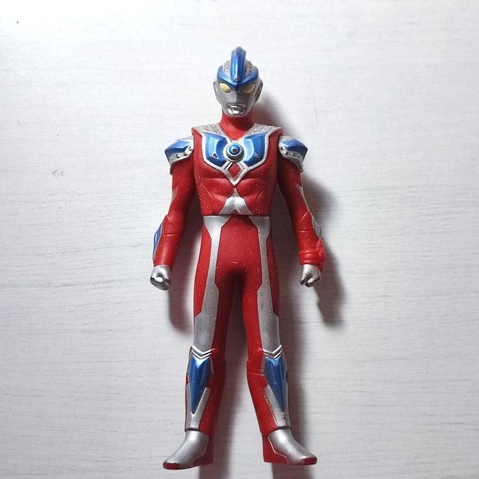 ULTRAMAN GINGA STRIUM  VINYL 14CM ULTRA HERO SERIES