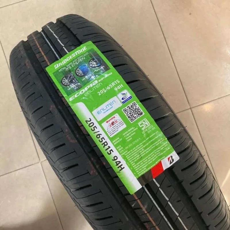 Ban Bridgestone 205/65 R15 EP300 Ban Mobil Innova R15