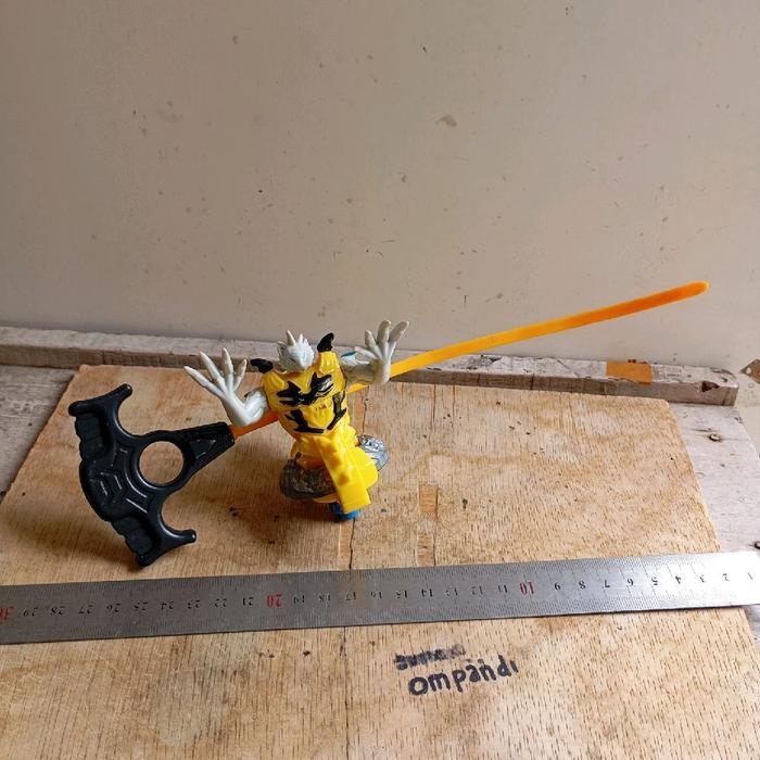 mainan beyblade hasbro tomy china 2012 Dcast